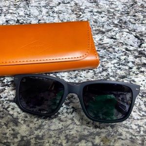 Authentic and new Fossil FOS2076